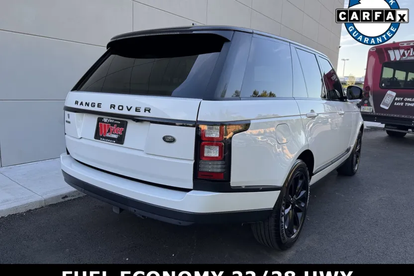 2017 Land Rover Range Rover HSE photo 1