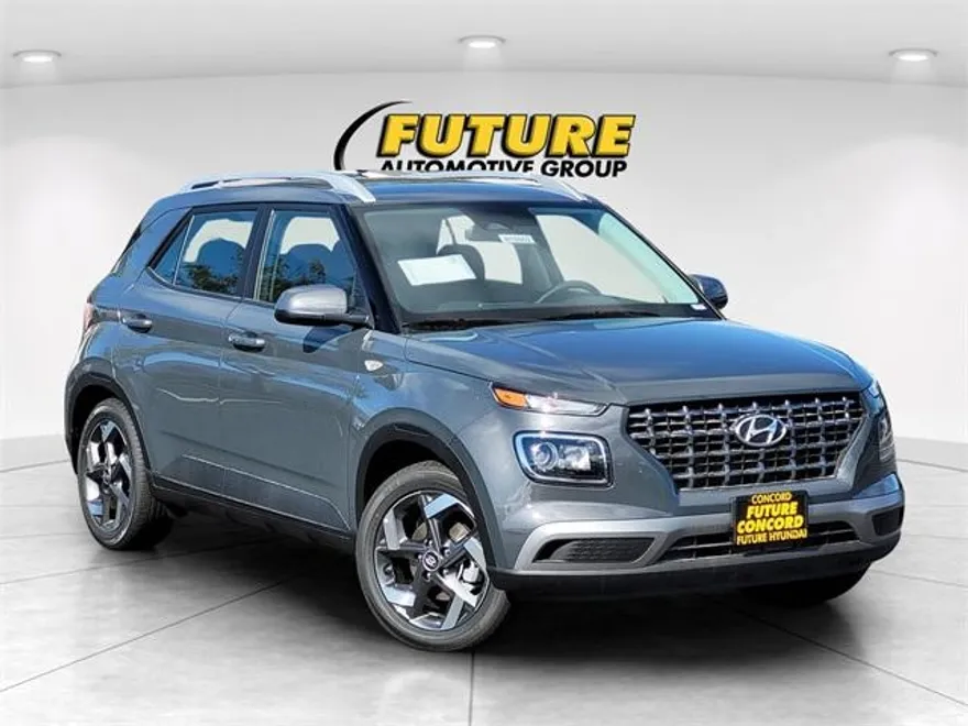 2025 Hyundai Venue SEL photo 1