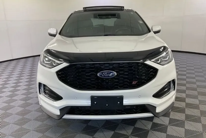 2022 Ford Edge ST photo 1
