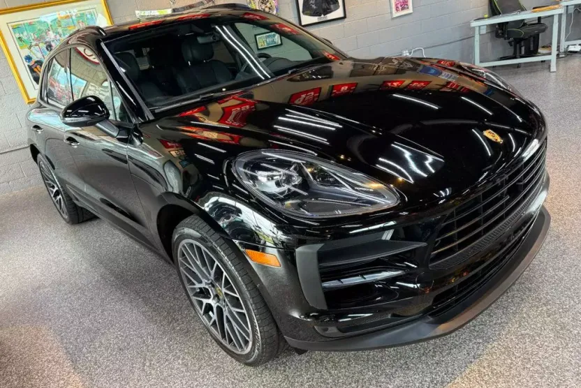 2020 Porsche Macan photo 1