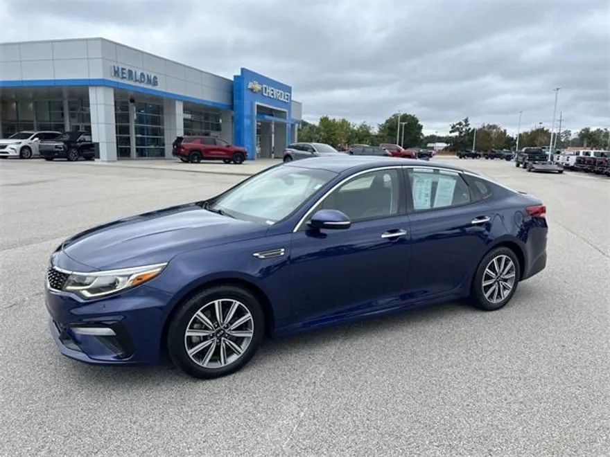 2019 Kia Optima EX photo 1