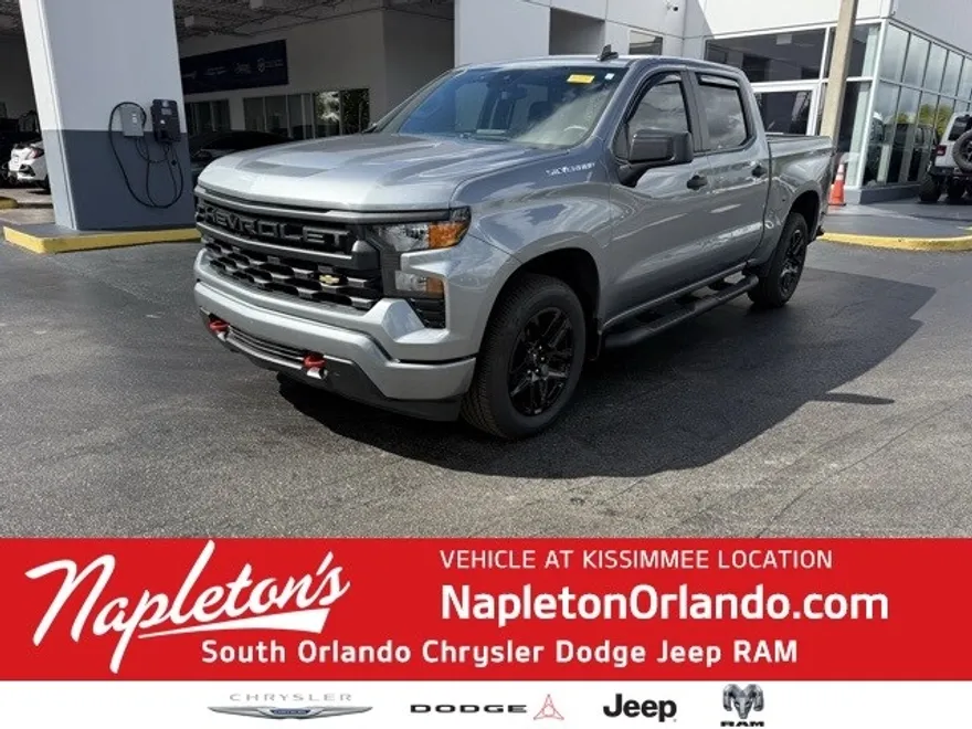2025 Chevrolet Silverado 1500 Custom photo 1