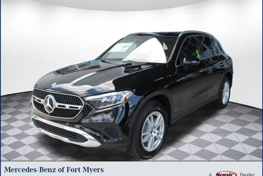 2025 Mercedes Benz GLC 300 4MATIC photo 1