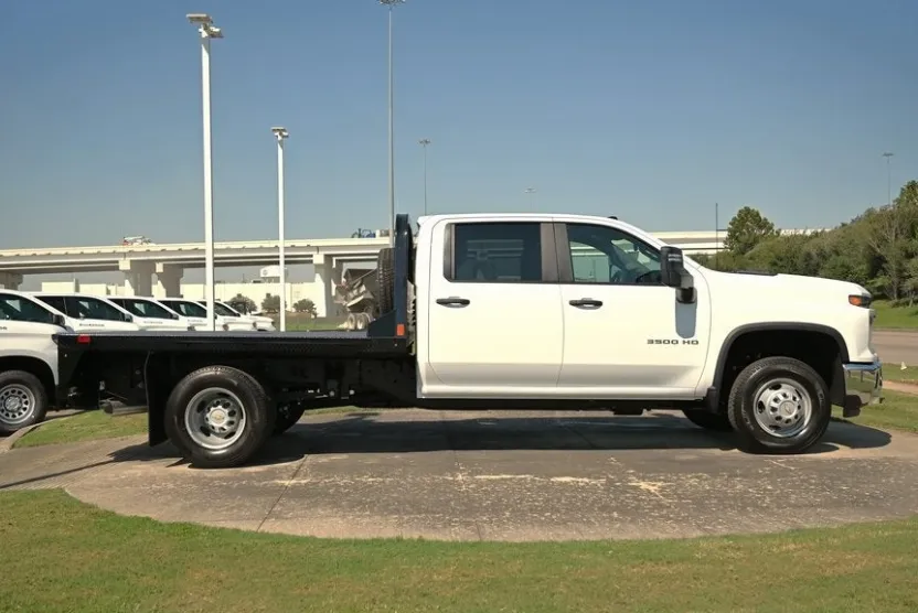 2025 Chevrolet Silverado 3500HD Work Truck photo 1