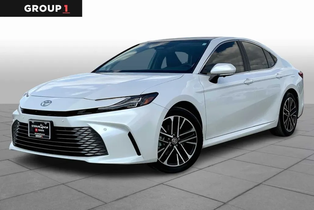 2025 Toyota Camry XLE photo 1