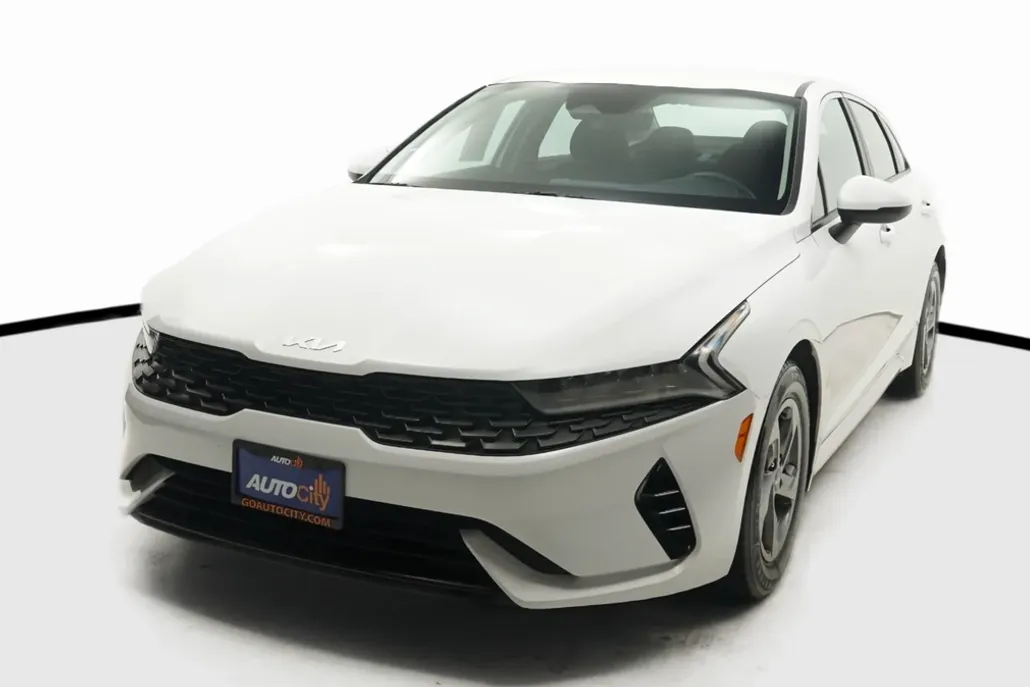 2023 Kia K5 LXS photo 1