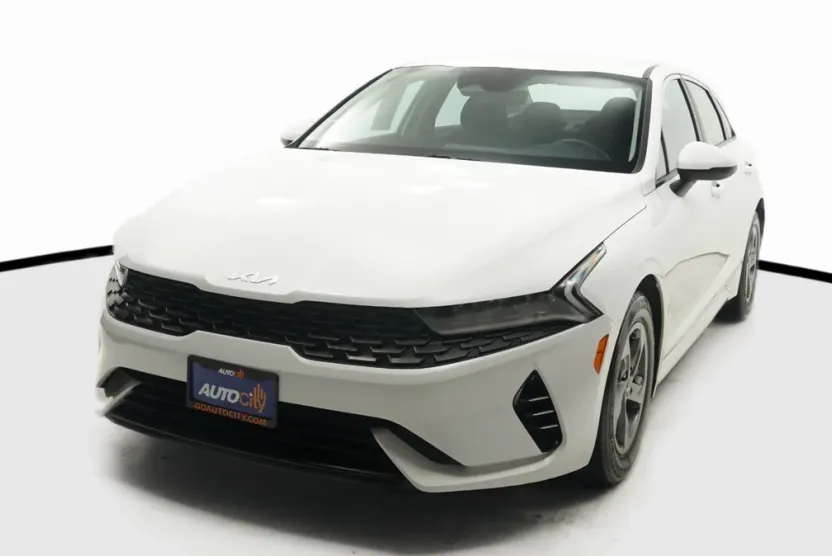 2023 Kia K5 LXS photo 1