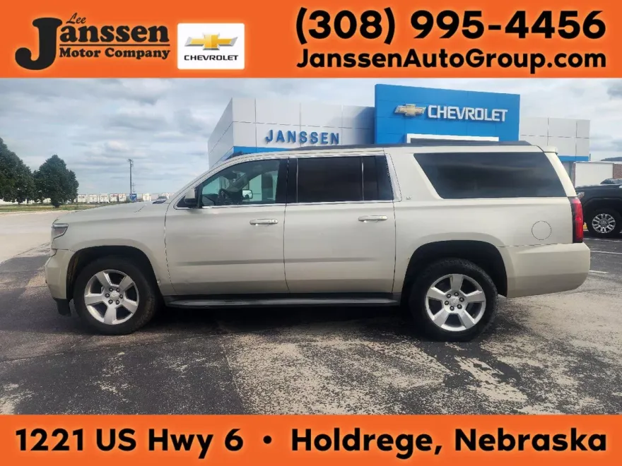 2015 Chevrolet Suburban LT photo 1