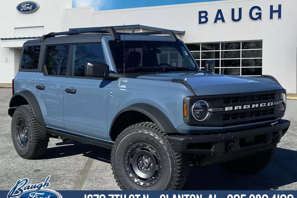 2024 Ford Bronco Black Diamond photo 1