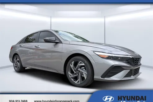 2025 Hyundai Elantra SEL Sport photo 1