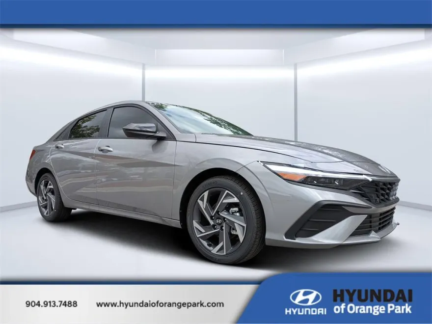 2025 Hyundai Elantra SEL Sport photo 1