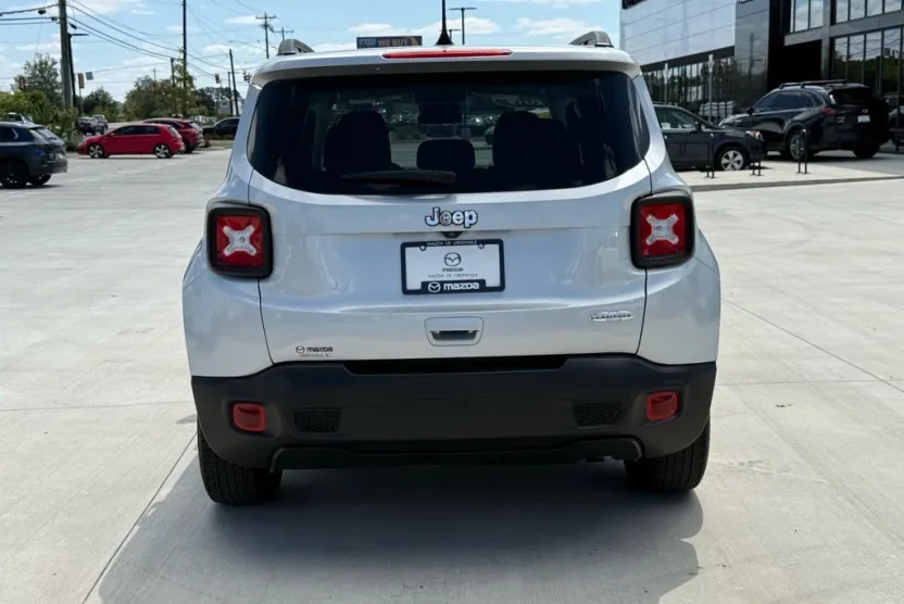 2019 Jeep Renegade Latitude photo 1