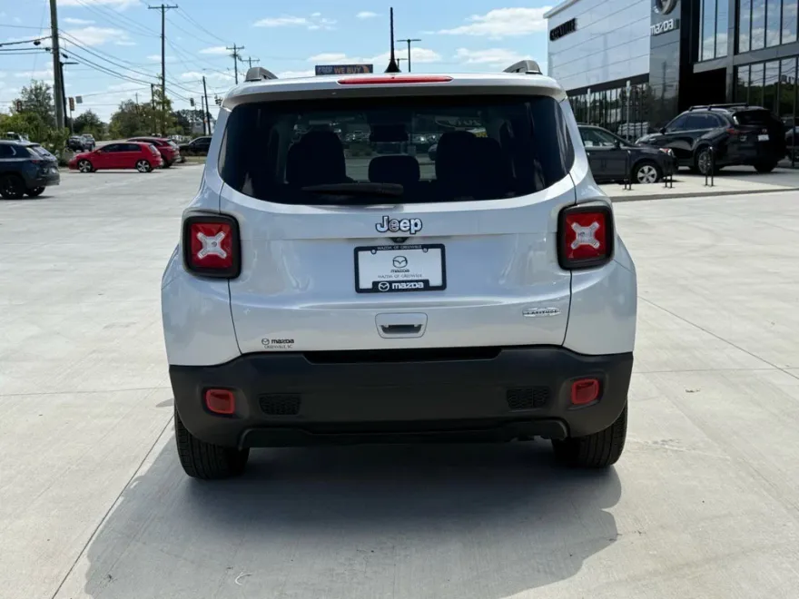 2019 Jeep Renegade Latitude photo 1