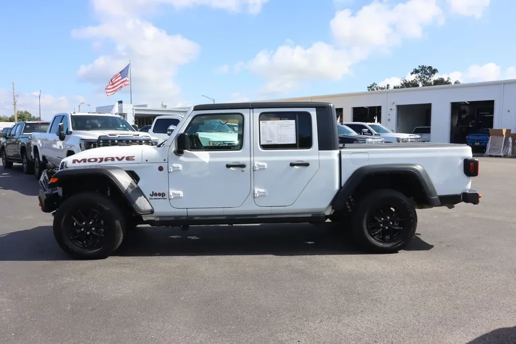 2022 Jeep Gladiator Mojave photo 1