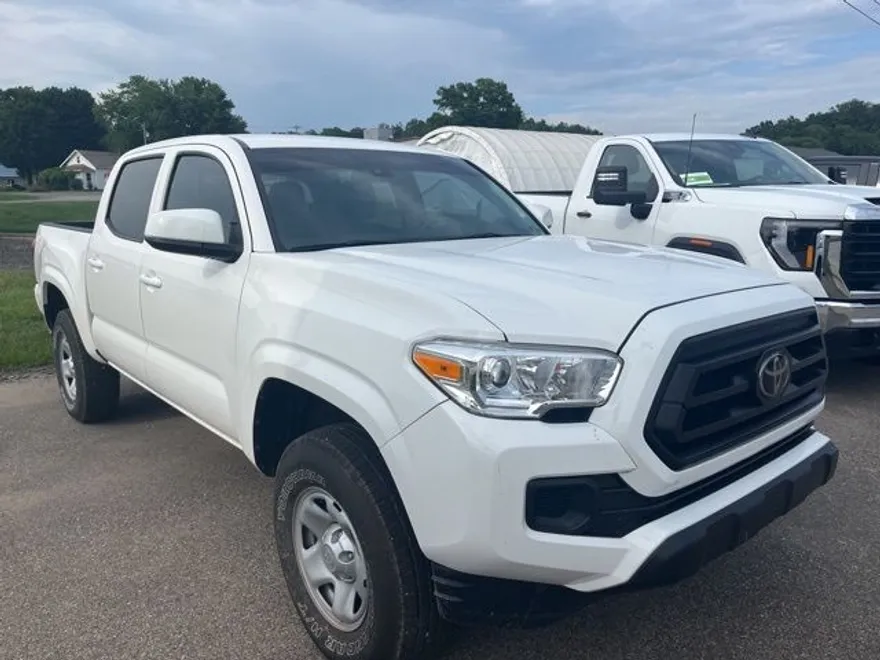2022 Toyota Tacoma SR 4x4 Double Cab photo 1