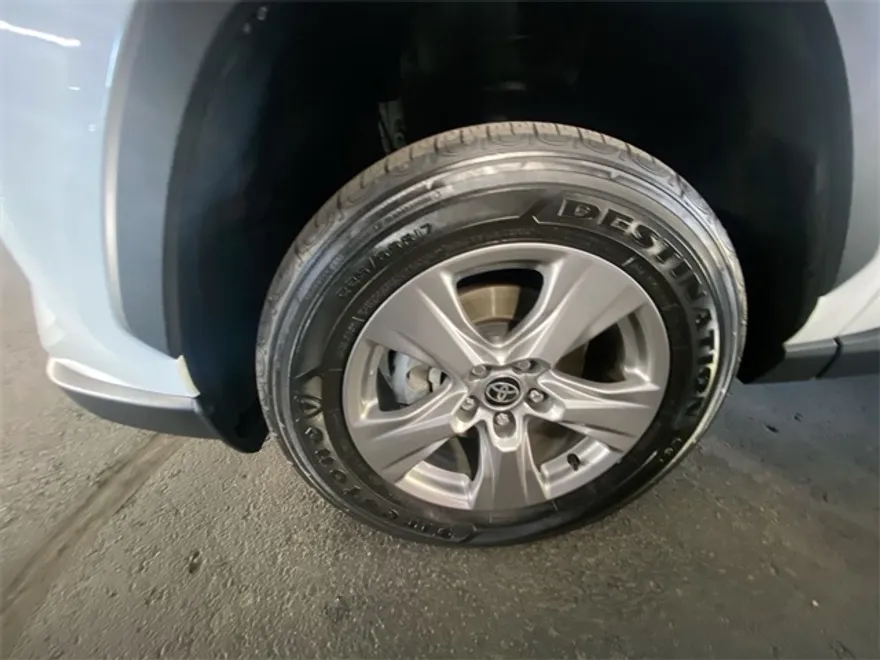 2023 Toyota RAV4 Hybrid XLE photo 1