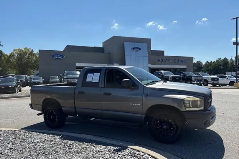 2008 Dodge Ram ST photo 1