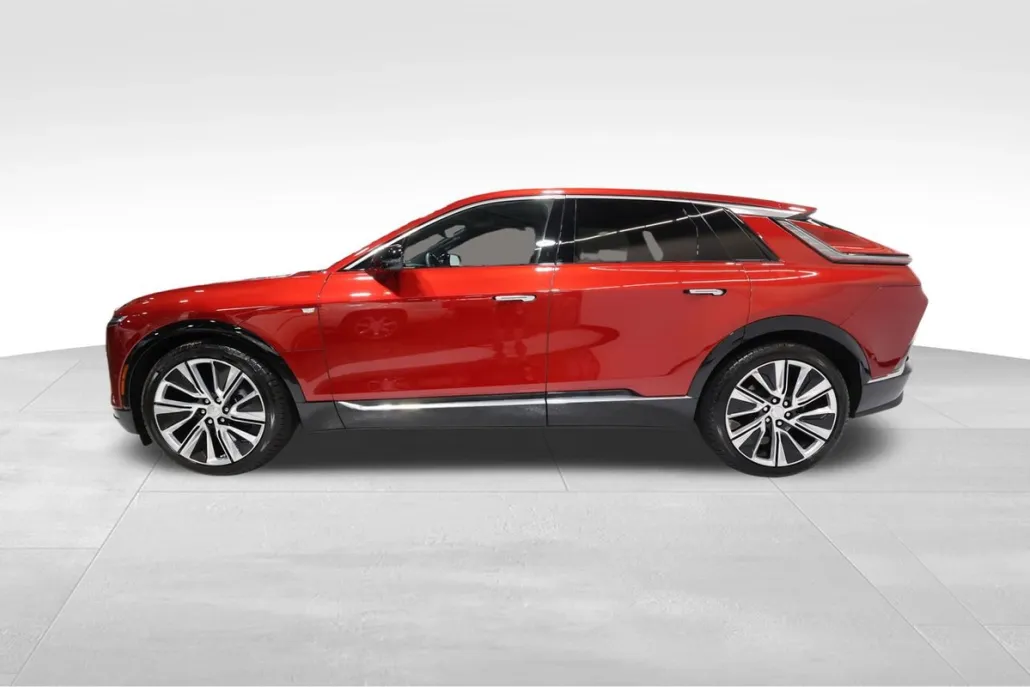 2024 Cadillac Lyriq Luxury photo 1