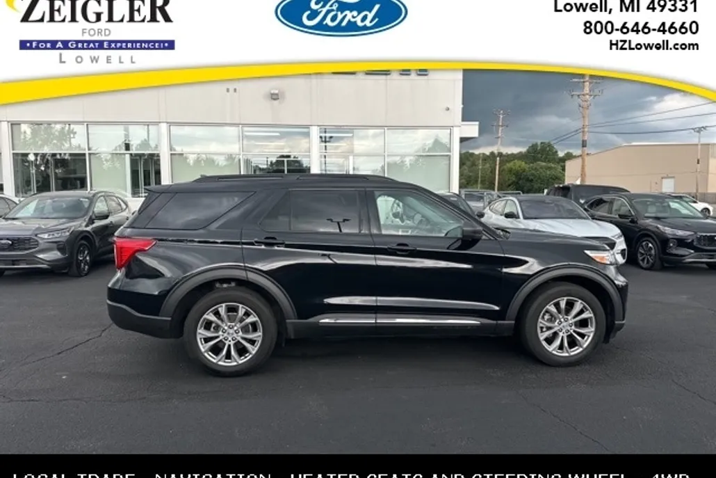 2023 Ford Explorer XLT photo 1