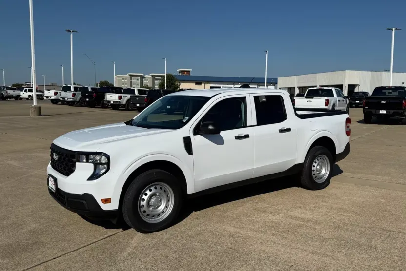 2025 Ford Maverick XL photo 1