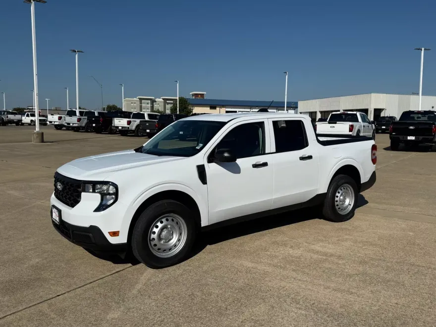 2025 Ford Maverick XL photo 1