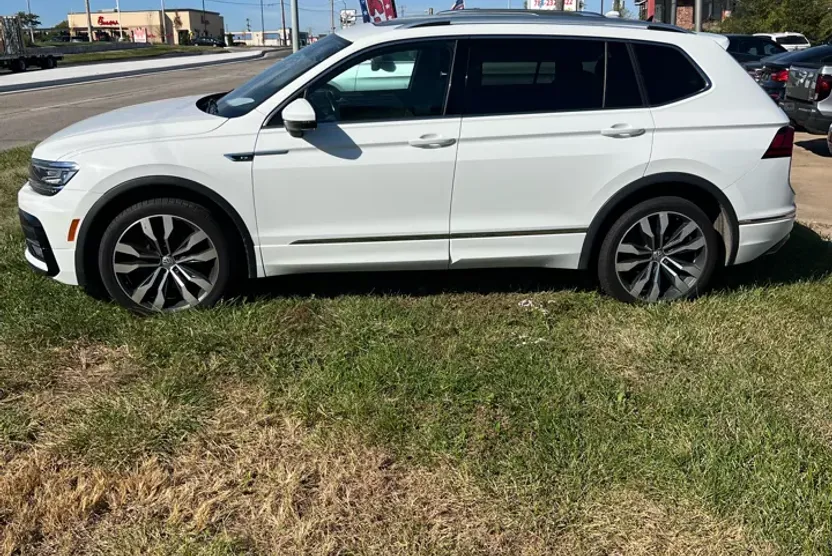 2020 Volkswagen Tiguan SEL Premium R-Line photo 1