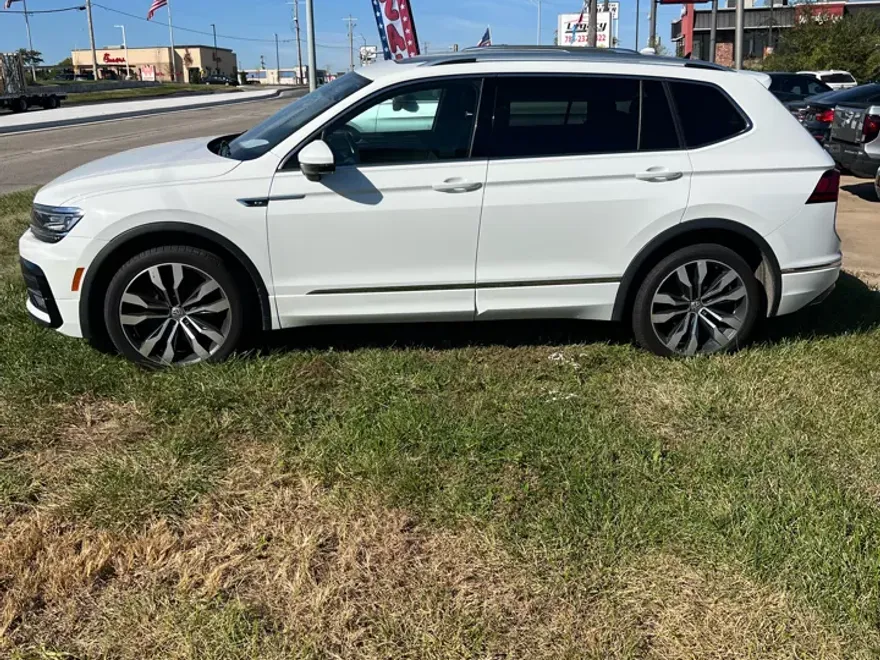 2020 Volkswagen Tiguan SEL Premium R-Line photo 1
