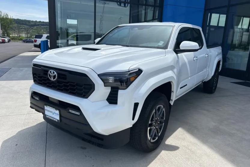 2024 Toyota Tacoma TRD Sport photo 1