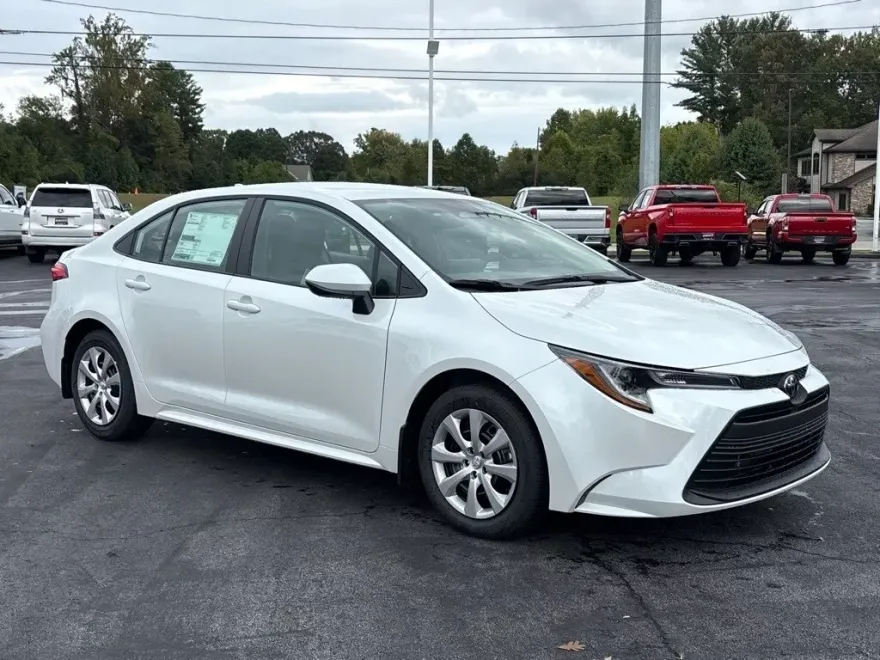 2026 Toyota Corolla LE photo 1