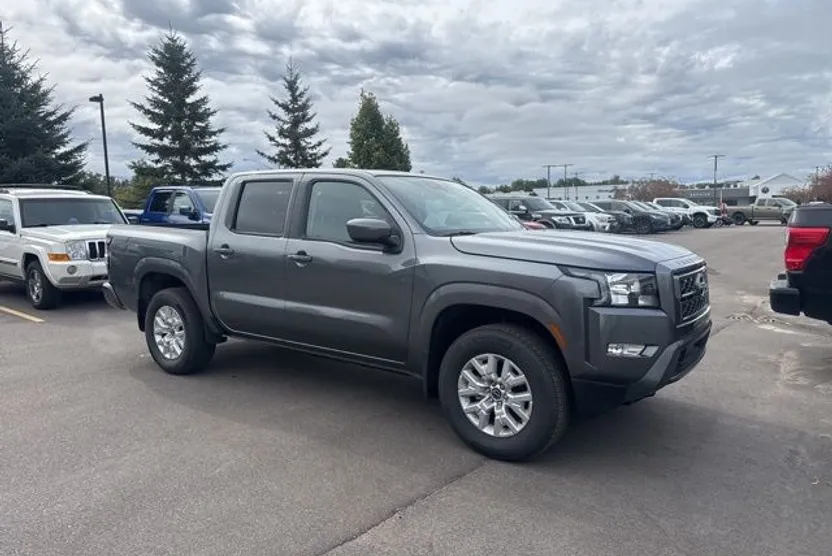 2024 Nissan Frontier SV photo 1