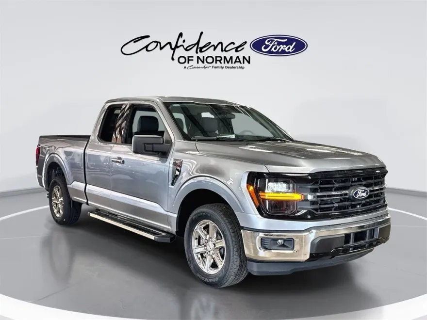 2025 Ford F-150 XLT photo 1