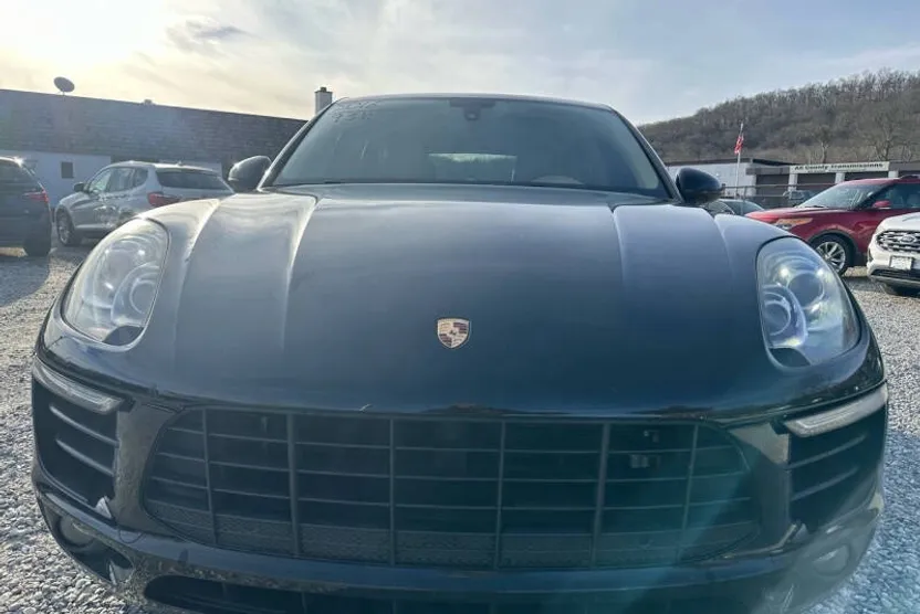 2016 Porsche Macan S photo 1