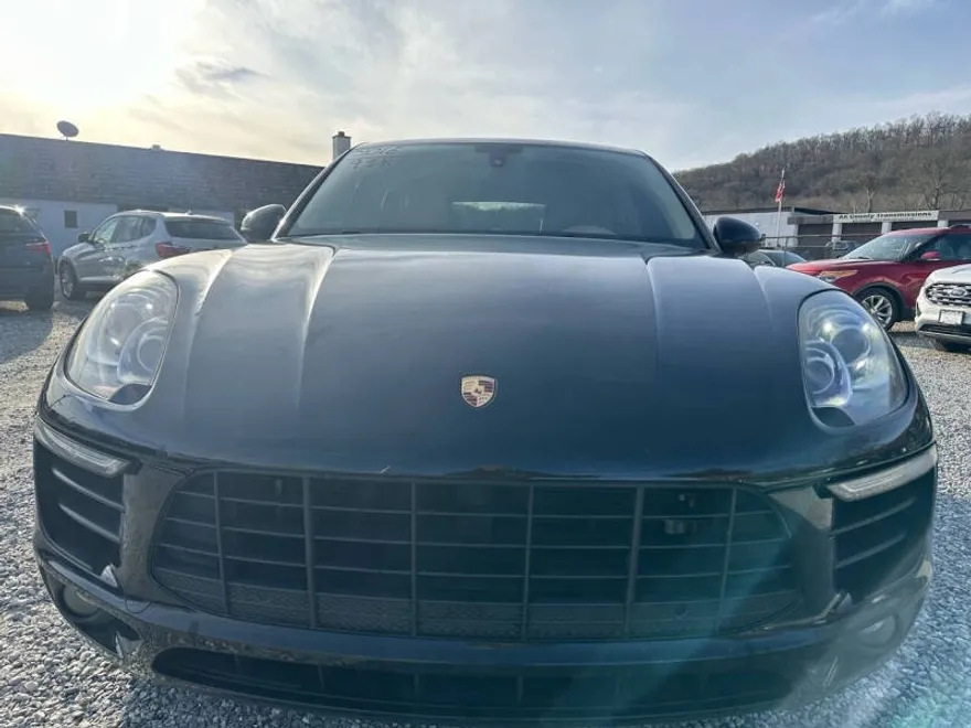 2016 Porsche Macan S photo 1