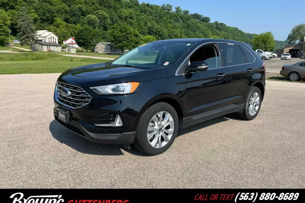 2021 Ford Edge Titanium photo 1