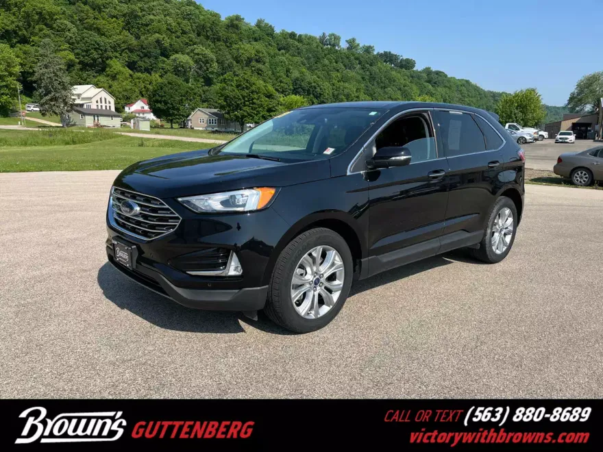 2021 Ford Edge Titanium photo 1