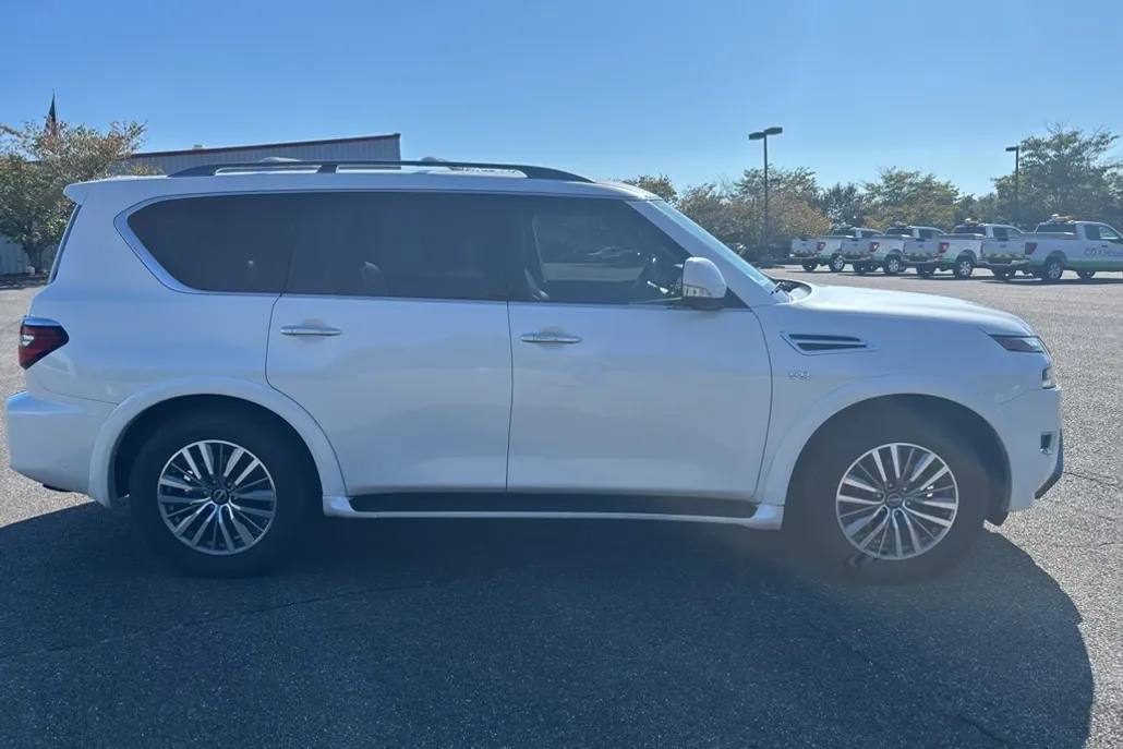 2021 Nissan Armada SL photo 1