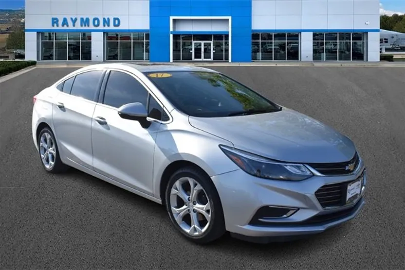 2017 Chevrolet Cruze Premier photo 1