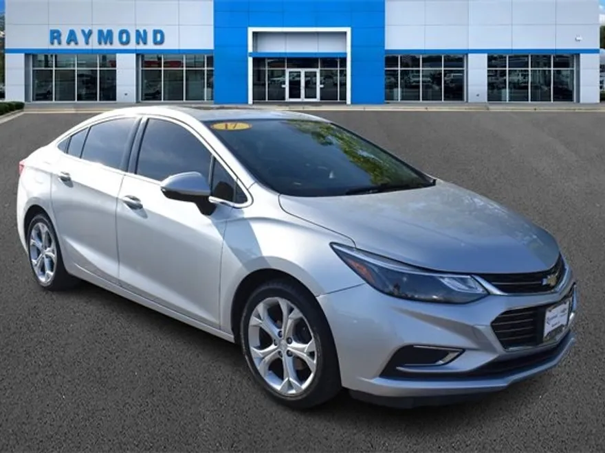 2017 Chevrolet Cruze Premier photo 1