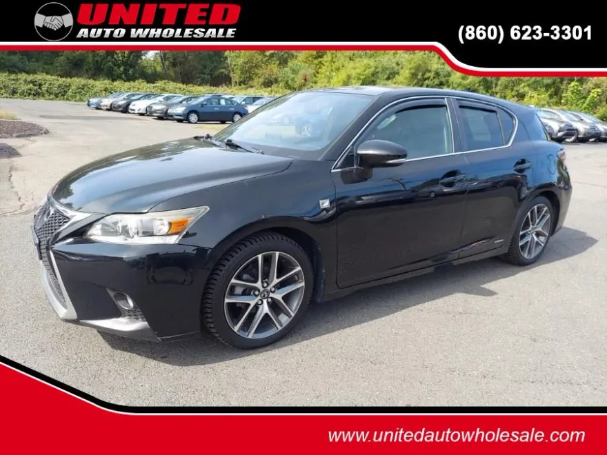 2014 Lexus CT 200h photo 1