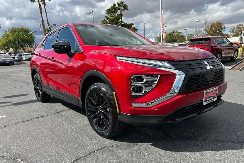 2026 Mitsubishi Eclipse Cross LE photo 1
