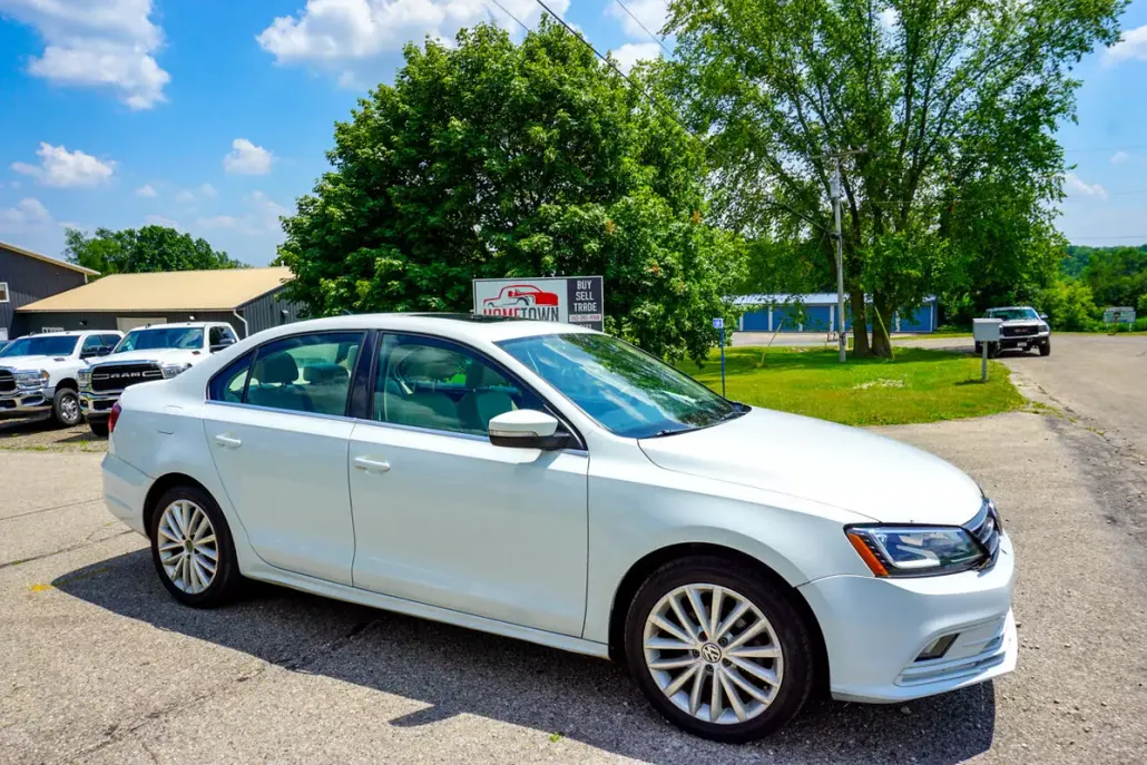 2016 Volkswagen Jetta 1.8T SEL photo 1
