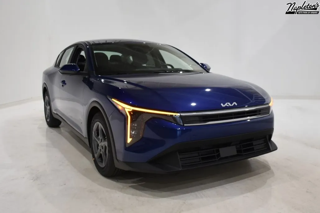 2025 Kia K4 LXS photo 1