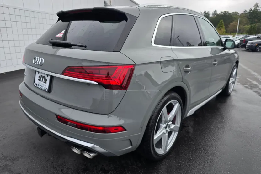 2022 Audi SQ5 Prestige photo 1