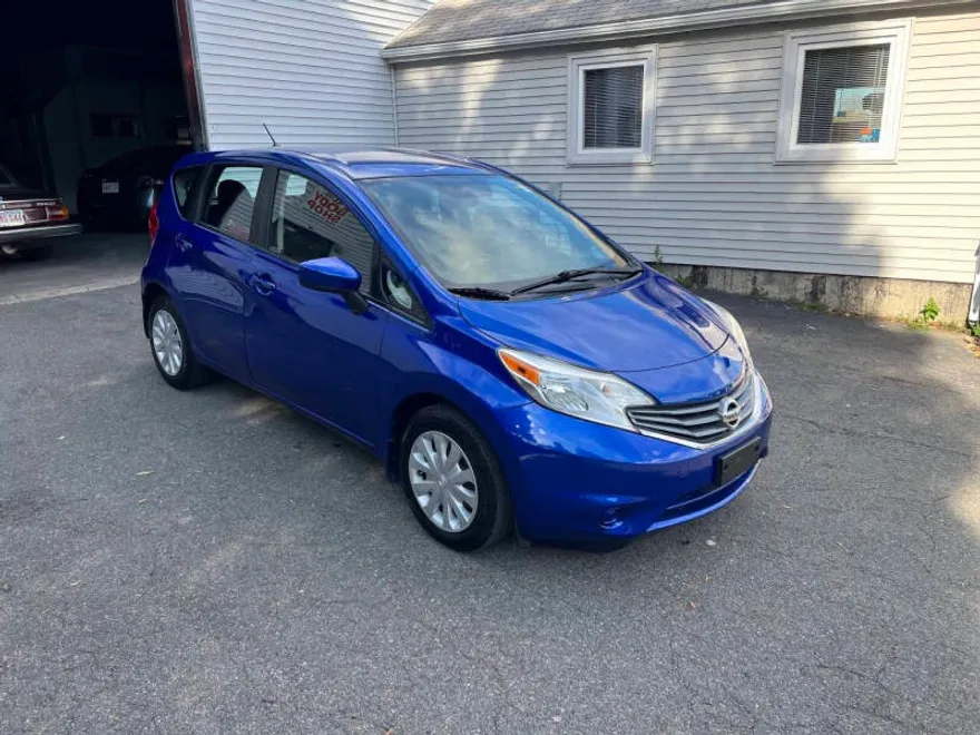 2015 Nissan Versa Note SV photo 1