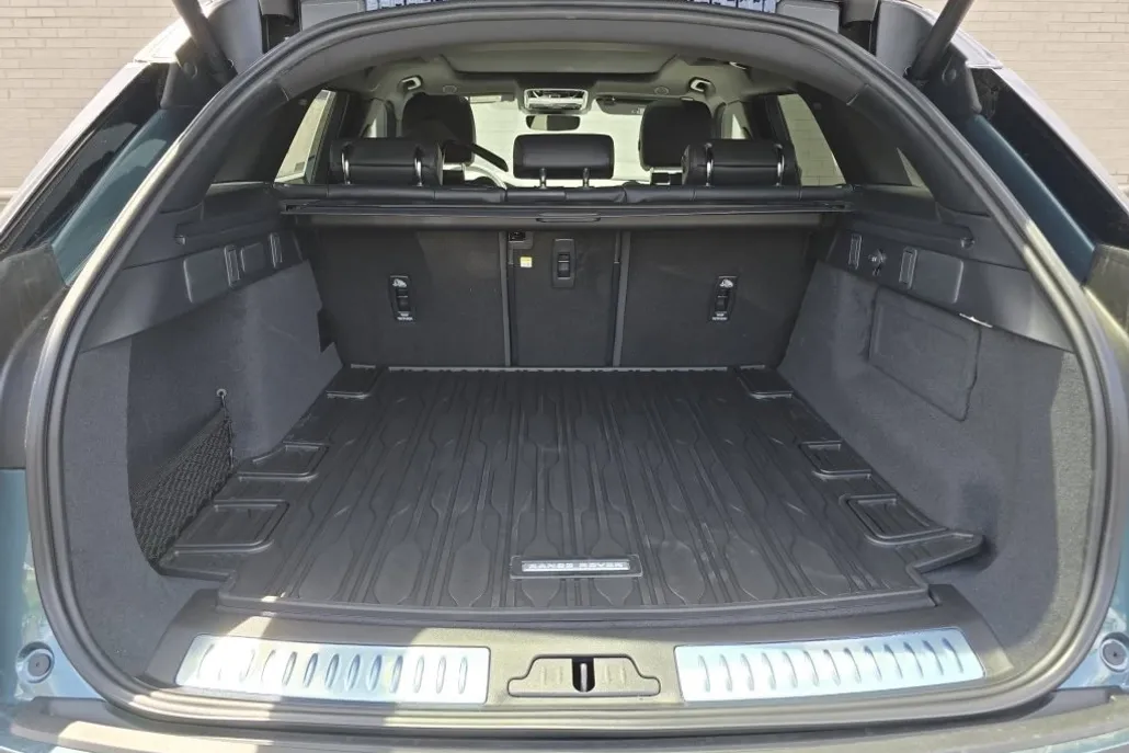 2026 Land Rover Range Rover Velar SE photo 1