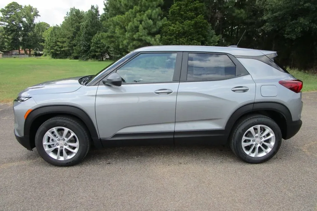 2026 Chevrolet Trailblazer LS photo 1