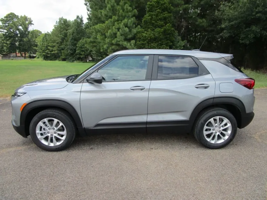 2026 Chevrolet Trailblazer LS photo 1