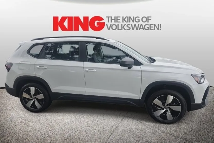 2025 Volkswagen Taos S photo 1
