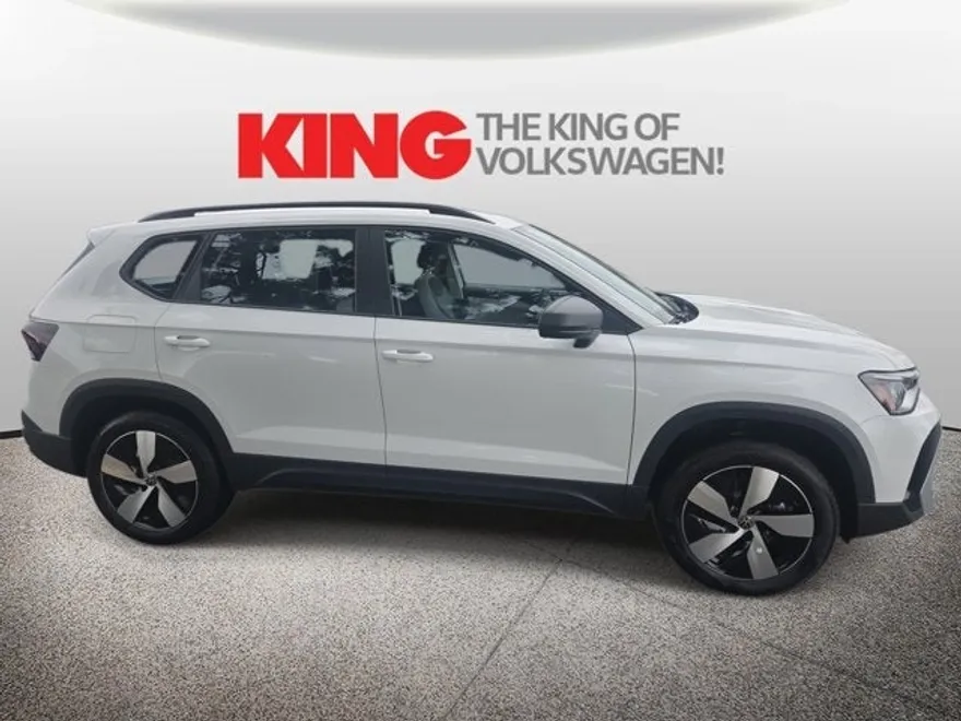 2025 Volkswagen Taos S photo 1