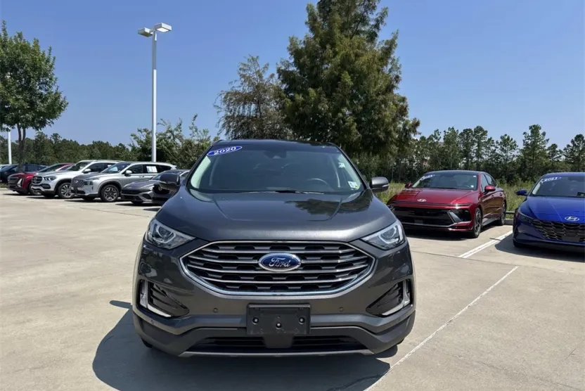2020 Ford Edge Titanium photo 1